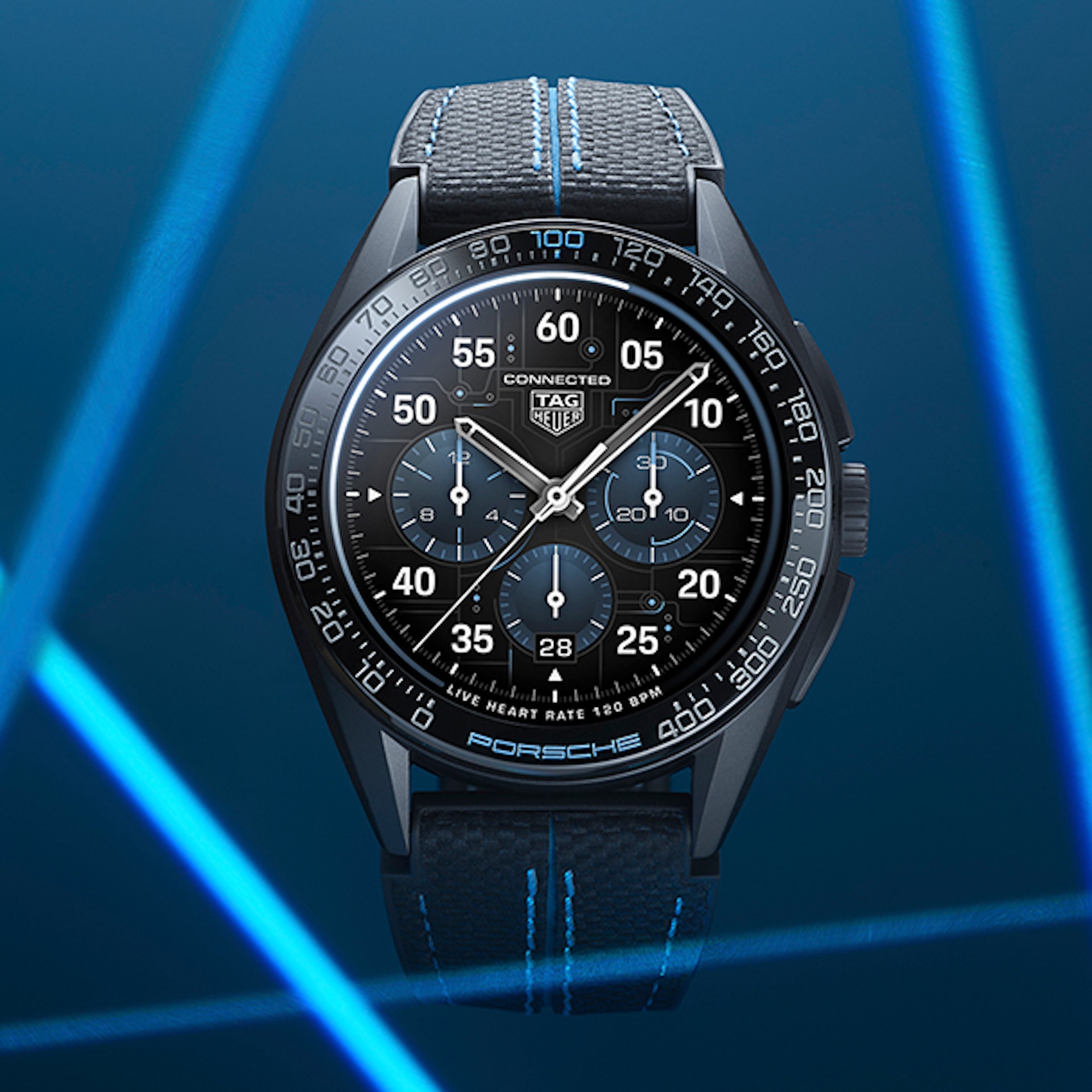TAG Heuer聯(lián)乘保時捷別注智能腕表功能升級為車主送上窩心設計