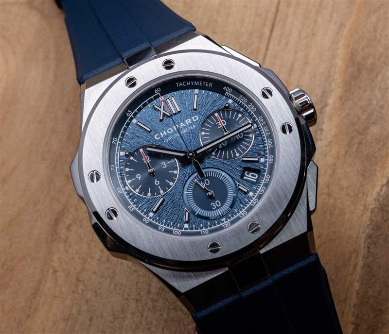 動(dòng)手操作：蕭邦 Alpine Eagle Chrono XL 玫瑰金和陶瓷鈦，以及朗訊鋼表