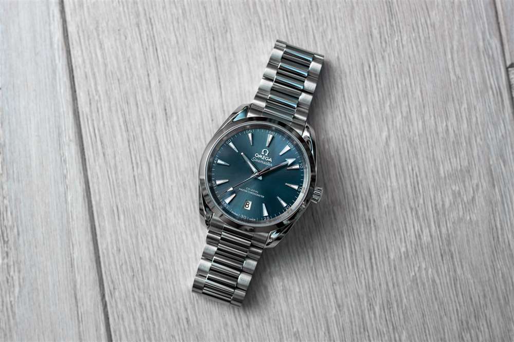 桌子上的藍(lán)色 38mm AT