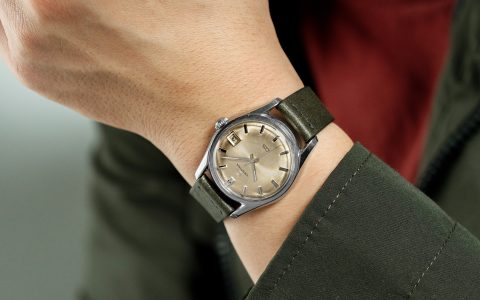 復(fù)古手表1967年的Tudor Submariner、1966年的Omega Speedmaster Professional“CB Case”和1940年代的Heuer Chronograph Ref.?345