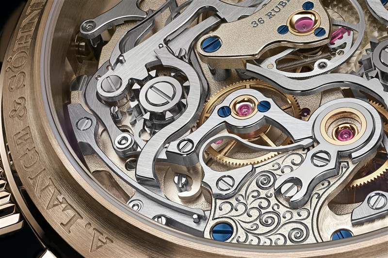 看看 A. Lange & S?hne 1815 Rattrapante Honeygold 內部的機械手動上鏈機芯。