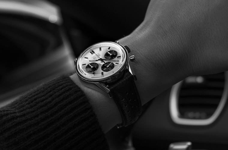 泰格豪雅經(jīng)典賽車表Carrera 60周年復(fù)刻表以傳奇熊貓面型號2447 SN為靈感