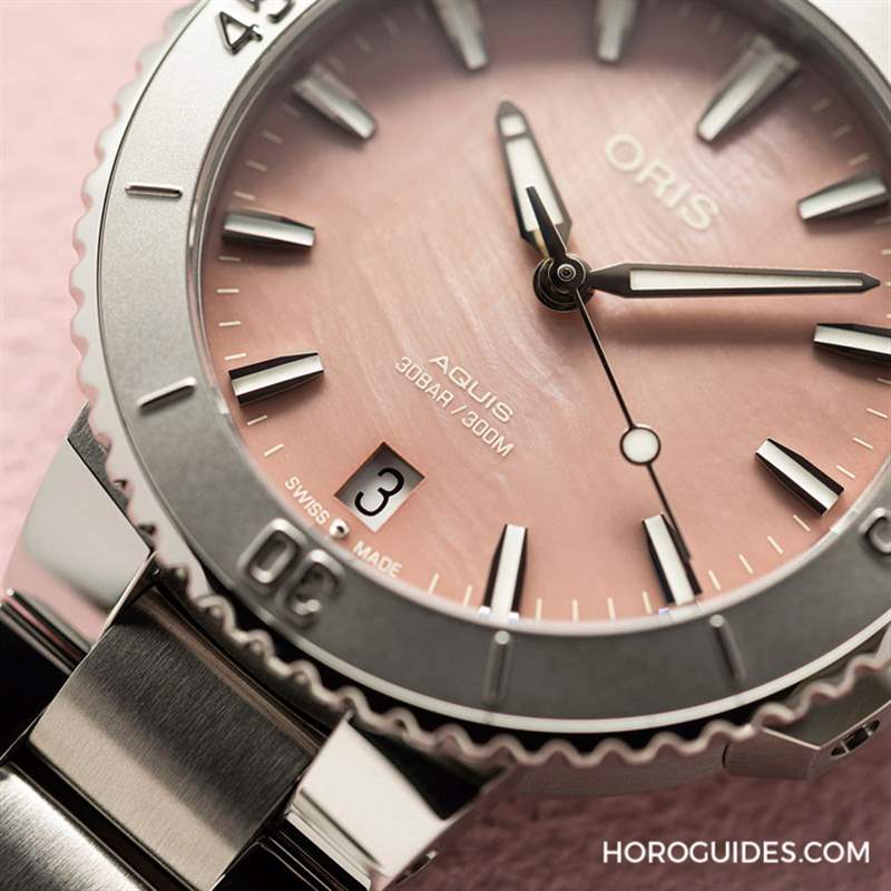 ORIS - 水漾波光，Oris Aquis日期表珍珠母貝面盤款