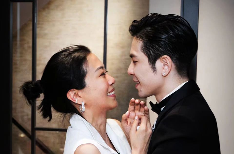 蕭敬騰向經(jīng)紀(jì)人Summer求婚成功PP夯表、破億鉆戒真情露出
