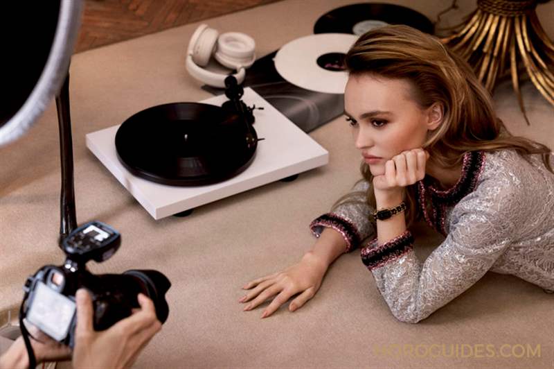 CHANEL - CHANEL Première腕表－原創款形象大使，為什么是Lily-Rose Depp？