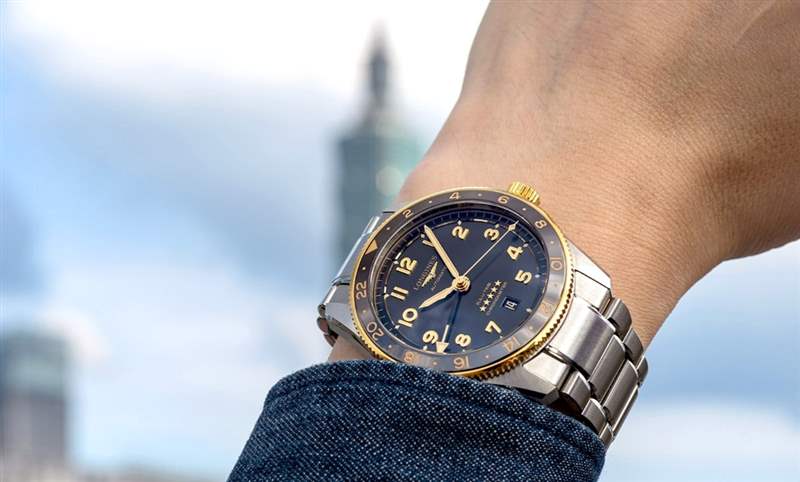 LONGINES - 為此地與彼時，都鍍上Golden Hour：浪琴表Spirit Zulu Time，新增18K黃金細節(jié)