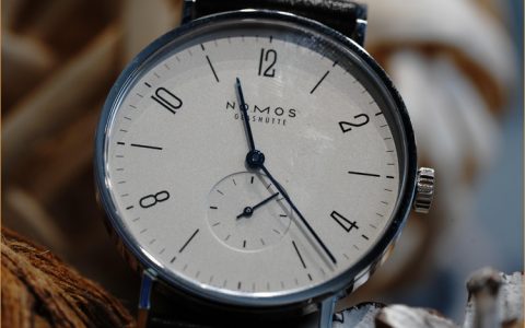 NOMOS和浪琴哪個(gè)好(NOMOS手表和浪琴哪個(gè)檔次高)