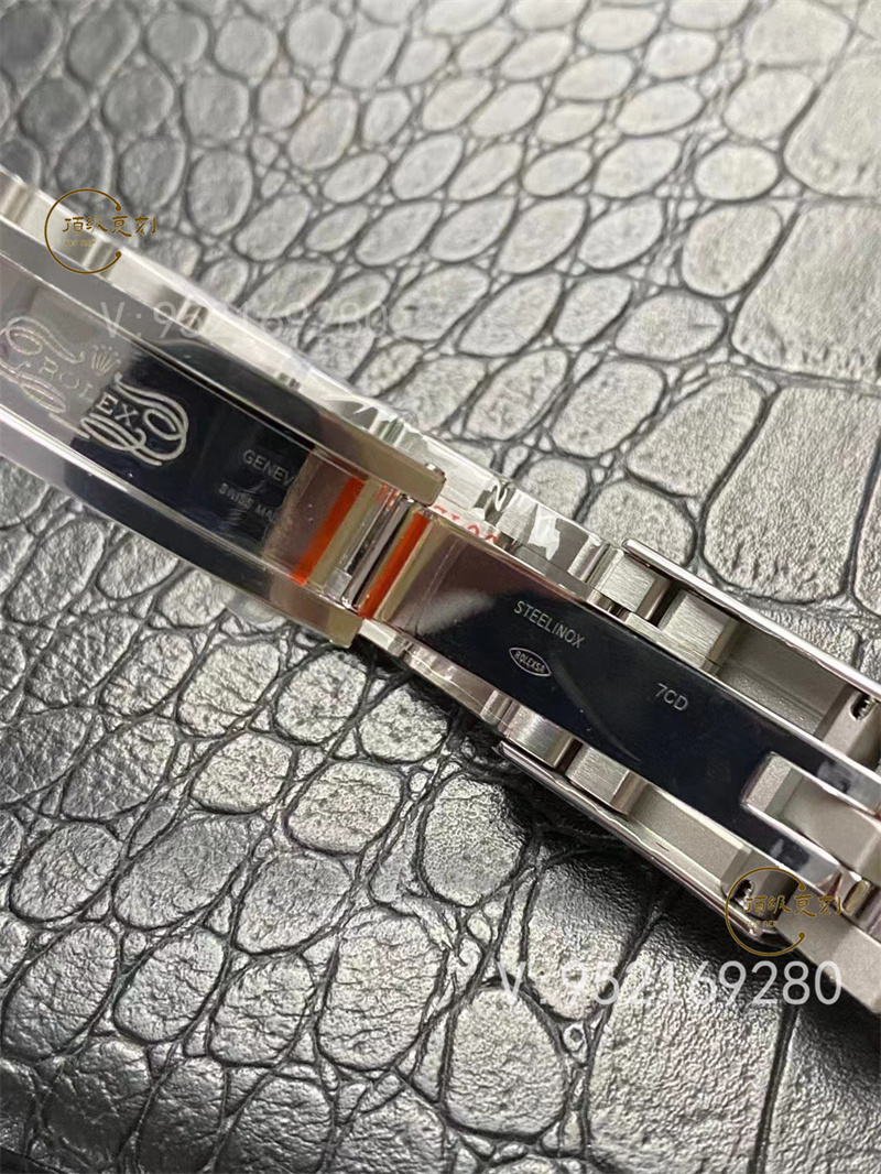 C廠Clean廠勞力士V3版熊貓迪4130機(jī)芯版對(duì)比APS廠熊貓迪對(duì)比評(píng)測(cè)